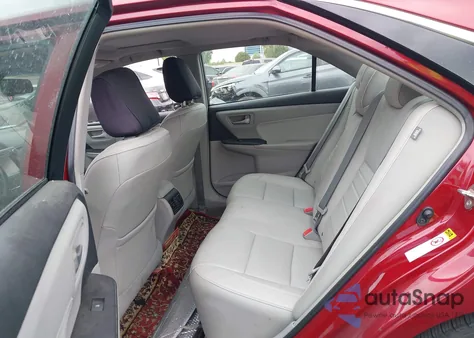 2015 Toyota Camry Xle V6 z USA, uszkodzony, nr VIN 4T1BK1FK7FU558040